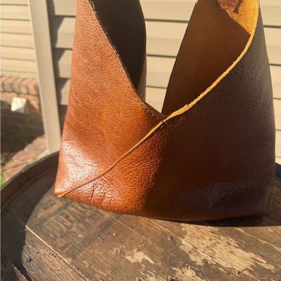 Portland Leather Rich Chestnut Brown Shoulder Bag - Picture 2 of 2